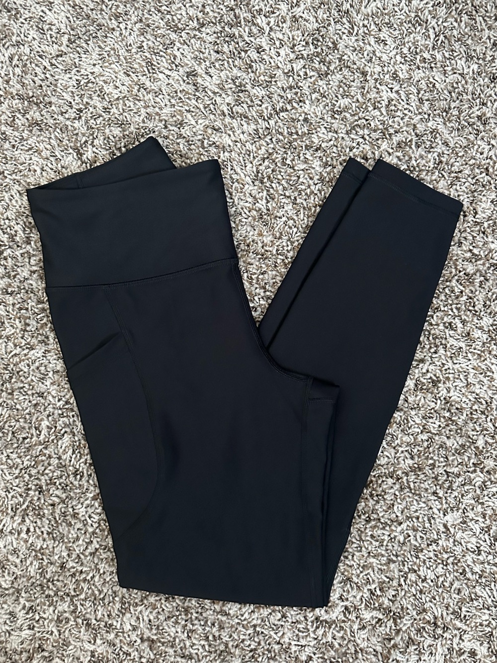 Old Navy Black High-Waist Active Leggings with Side Pocket